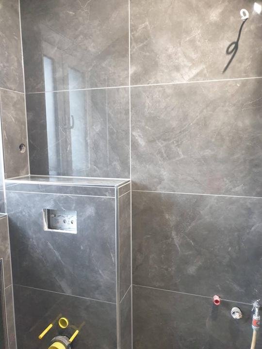 WC-Vorwand mit Ablage