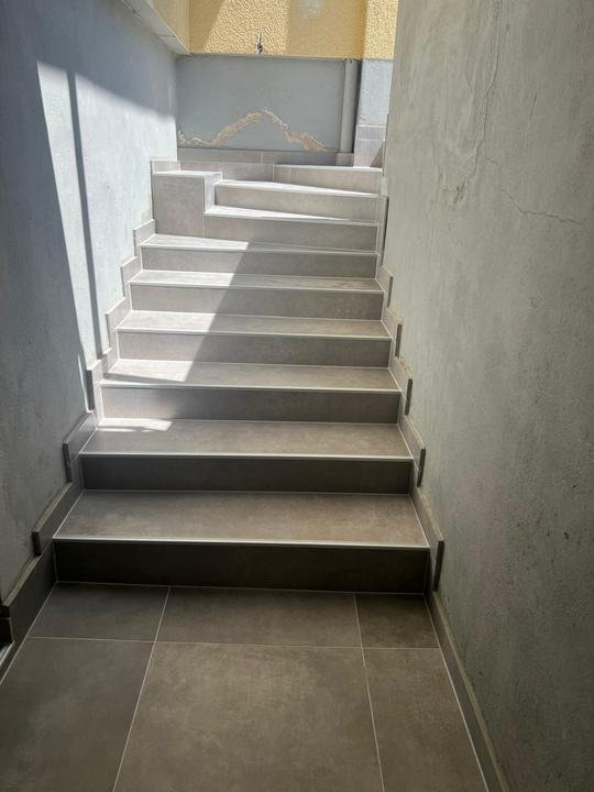 Außentreppe in Feinsteinzeug