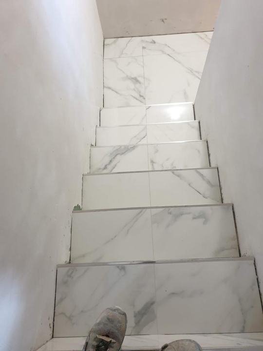 Treppe mit Edelstahl-Kantenprofil