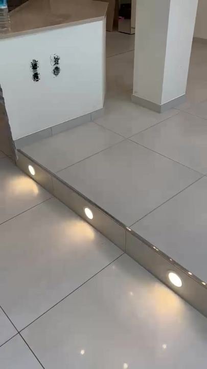 Warmweißes Licht in der Stufe